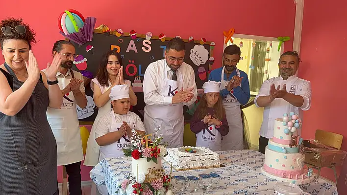 Özel öğrencilerden tatlı sürpriz!
