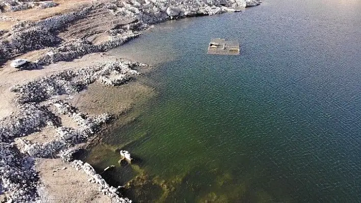 (Özel) Sular çekildi, eski köy gün yüzüne çıktı