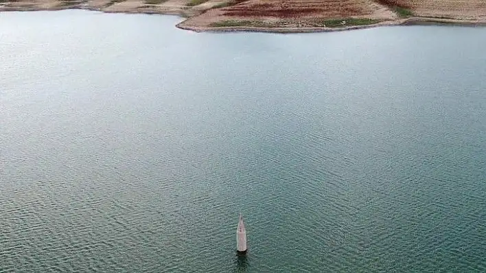 Sular çekilince ortaya çıktı!