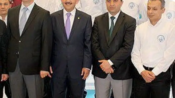 ÖZHASEKİ DE VALİ'NİN YOLUNDAN GİTTİ!