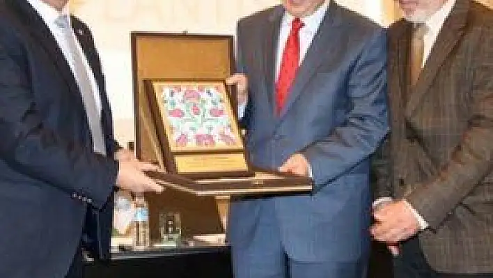 ÖZHASEKİ 'KIRMADIK, DÖKMEDİK, DIŞLAMADIK, ÖTEKİLEŞTİRMEDİK'