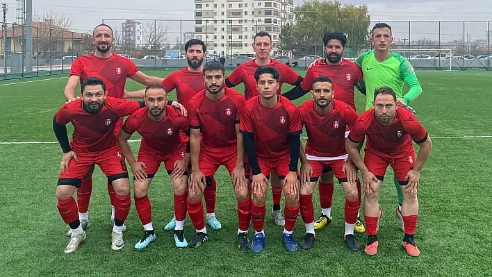 Özvatanspor rakibini 5-1 mağlup etti