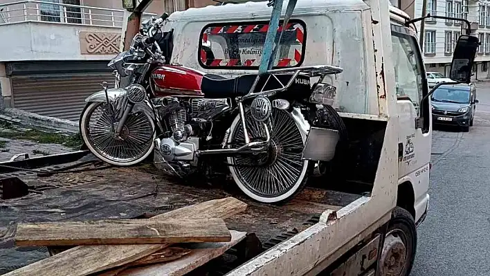 Drift yapan motosiklet sürücüsü bakın ne kadar ceza yedi!