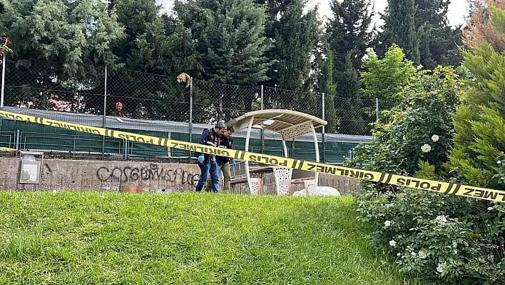 Parkta erkek ceset bulundu