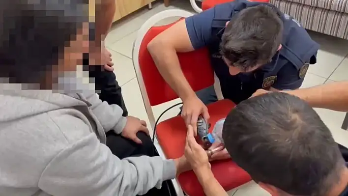Yüzük sıkıştı, itfaiye yetişti!