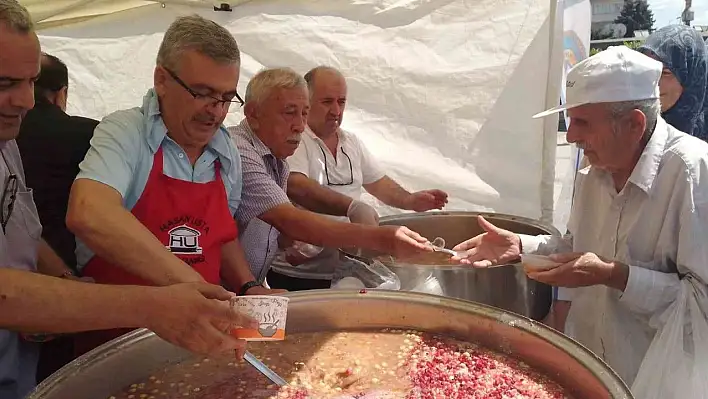 Lokantacılar ve Pastacılar Odası'ndan aşure ikramı!