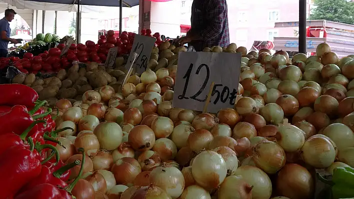 Pazarda markette 10 ile 12 TL arası satılan soğanın tarladaki fiyatı bakın ne kadarmış