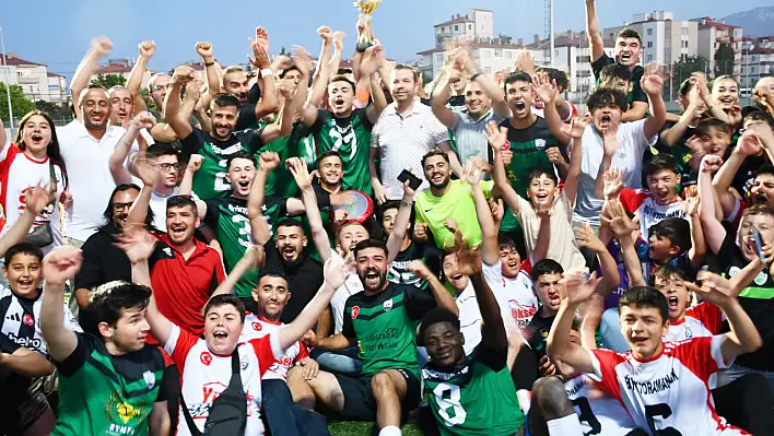 Penaltılarda gelen zafer! Büyük Toramanspor şampiyon!