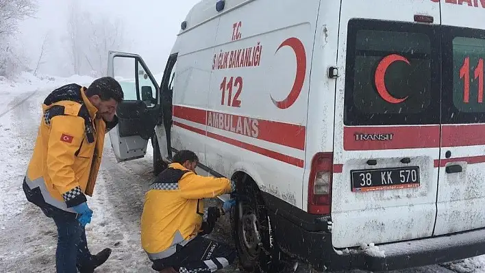 112 personelini doğal afetler de hizmet vermekten alı koyamıyor
