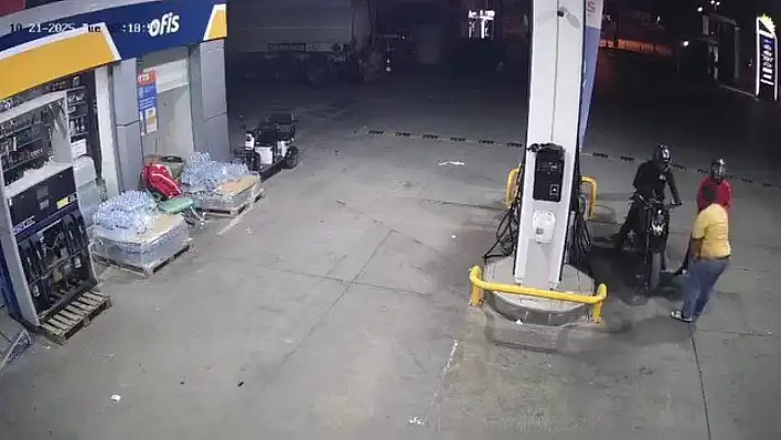 Film gibi soygun! Dakikalar içinde iki petrol istasyonunu soydular