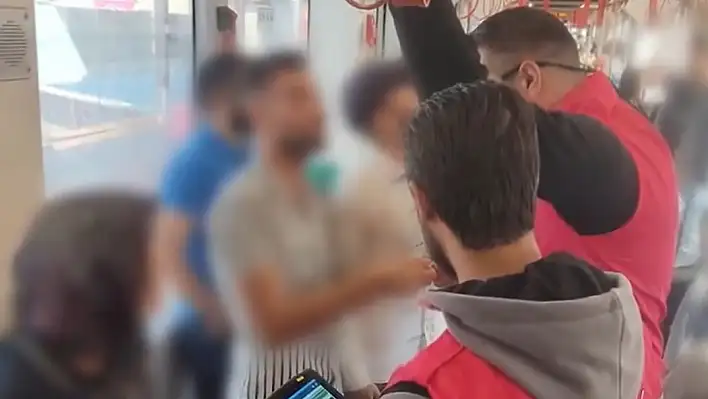 Polis ekipleri, tramvayda bakın hangi suçluyu yakaladı!