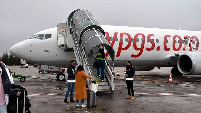 Polis, kadına şiddete karşı vatandaşı bilgilendirdi