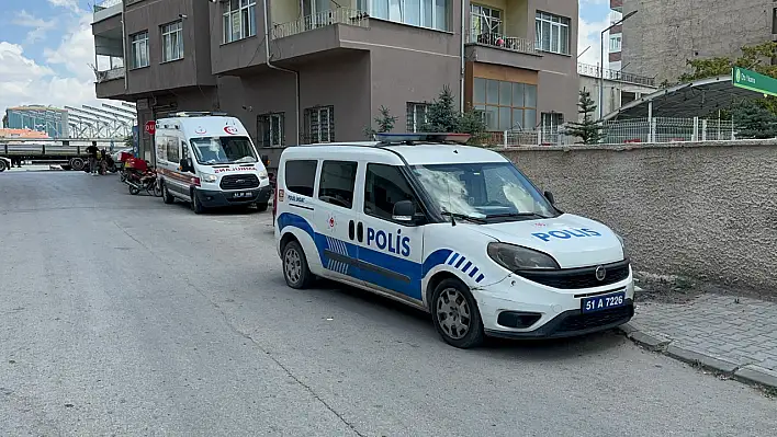 Polis kapıyı koçbaşıyla kırdı!