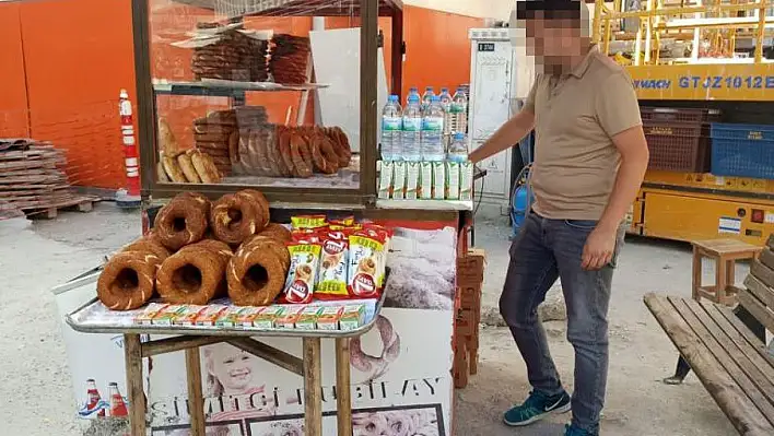 Polis simitçi kılığına girdi, kadını yakaladı!