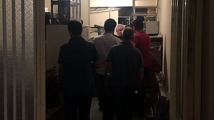 Polis'ten Erciyes Siteleri'ne FETÖ baskını