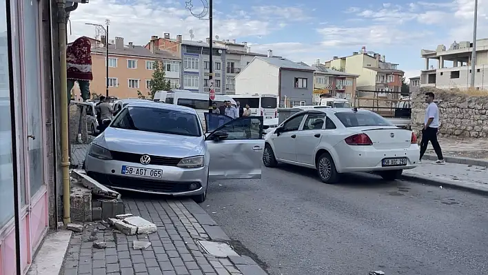 Polisten kaçarken apartmana çarptı! Binadakiler deprem oldu zannetti