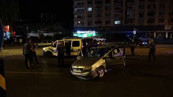 Polisten kaçarken kaza yaptı: 2 gözaltı
