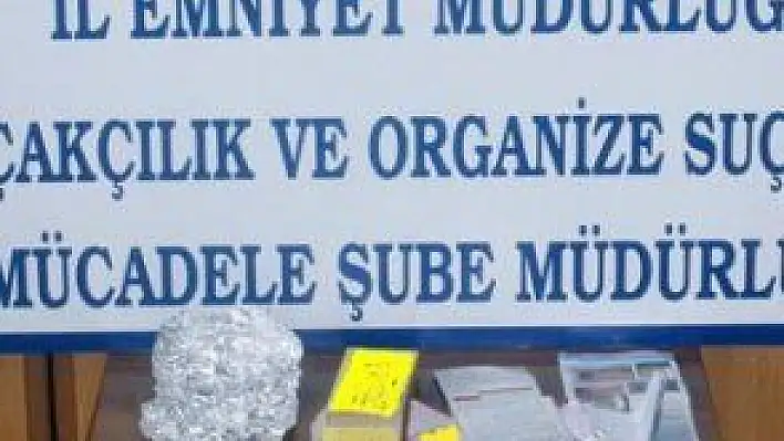 PREZERVATİF KUTUSUNDAN METAMFETAMİN ÇIKTI