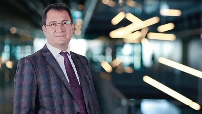 Prof. Dr. Yusuf Baran'a Eczacılık Akademisi Teşvik Ödülü aldı