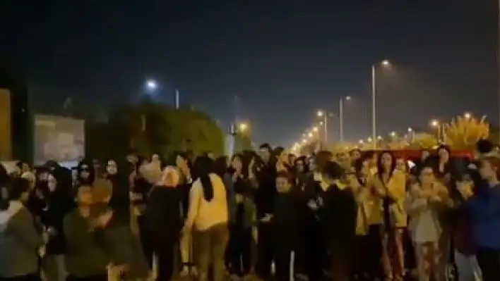 Protestolara Kayseri'deki öğrencilerde destek verdi