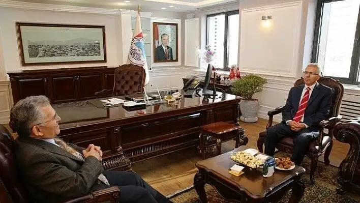 PTT Başmüdürü Türkyılmaz, Melikgazi Belediyesi'ni Ziyaret Etti