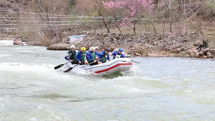 Rafting severlerin yeni gözdesi Yahyalı olacak