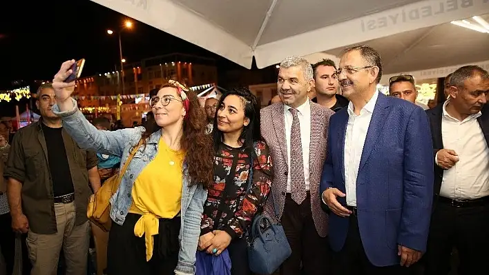 Ramazan Sokağı'nda yoğun ilgi devam ediyor
