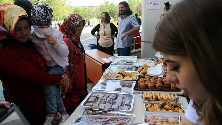 Refakatçi annelerden hastalar için kermes