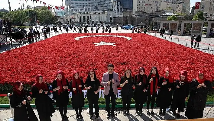 Rekor bayrağa ilgi bitmiyor