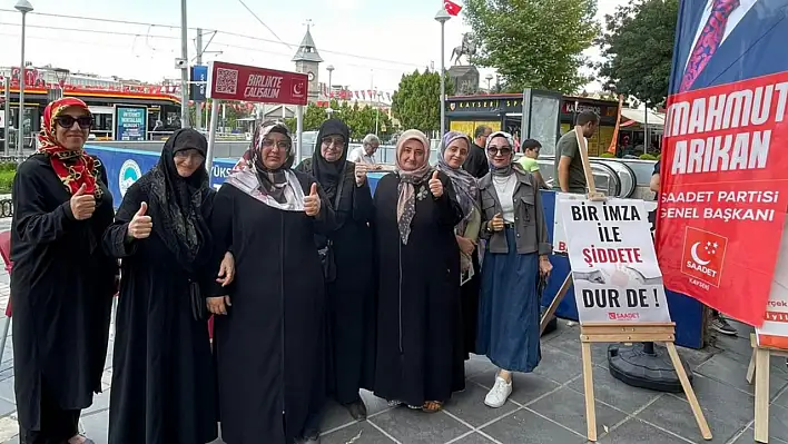 Saadet Partisi Kadın Kolları meydanda bakın neden imza topladı!