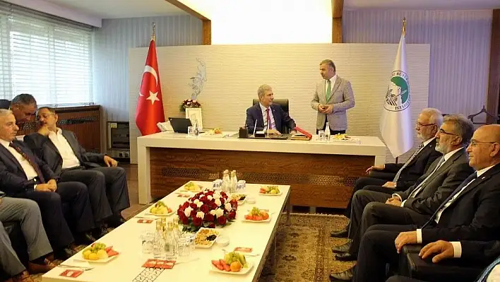 Sağlık Bakanı Demircan: 'Bu coğrafyada yaşamak için daha fazla çalışmak zorundayız'