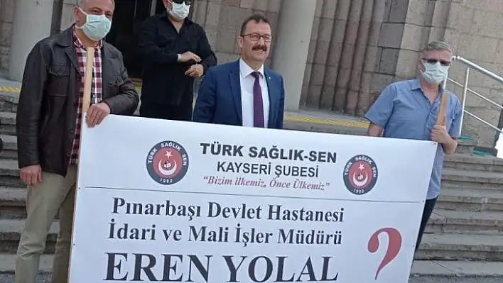 Sağlık Müdürlüğü önünde dikkat çeken pankart: O Müdür paralel yapıya mı hizmet ediyor?