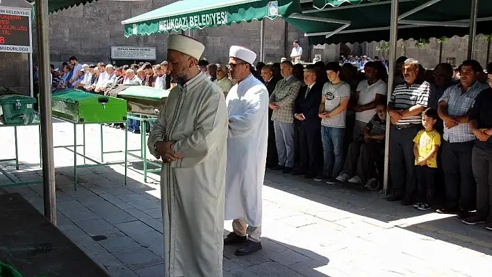 Sakarya'da öldürülen Emani el-Rahmun ve bebeği için gıyabi cenaze namazı kılındı