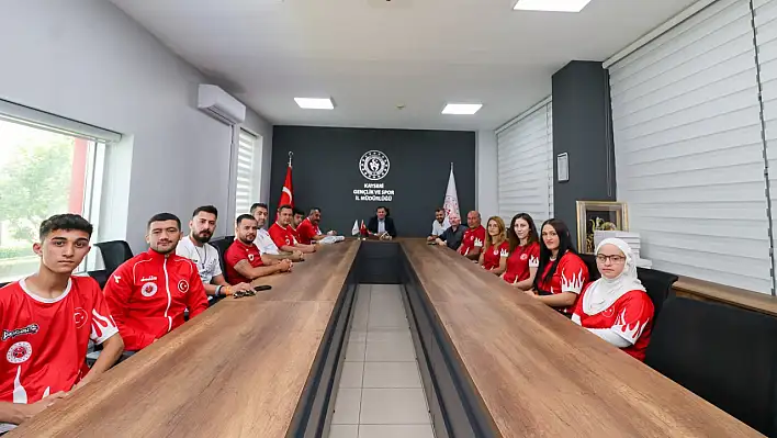 Şampiyonlardan Kabakcı'ya ziyaret