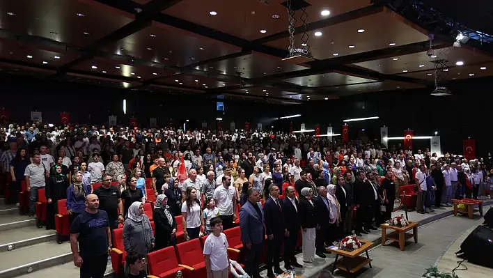 Sanatla yoğrulan gençler büyüledi