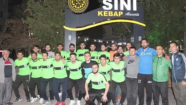 Sanayi Esnafspor yemekte bir araya geldi