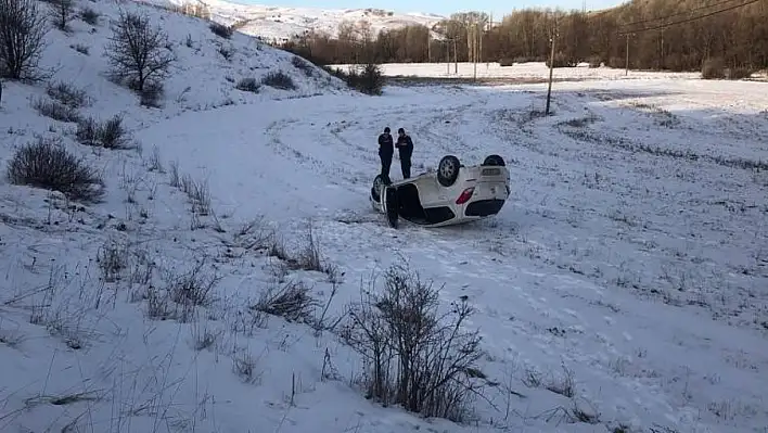 Şarampole uçan otomobilin sürücüsü yaralandı