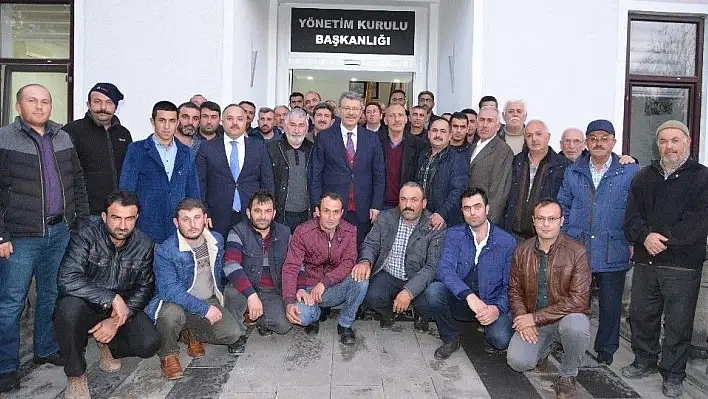 Sarıoğlan oda başkanları ve çiftçilerden Başkan Akay'a kampanya sonu teşekkür ziyareti
