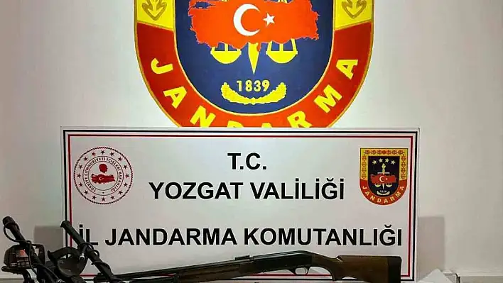 Çok sayıda tarihi eser ve silah ele geçirildi