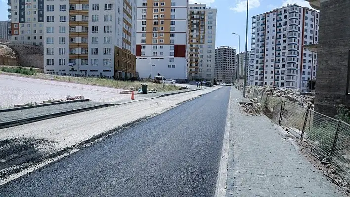 Şehit Naci Akarsu Caddesi Asfaltlanıyor
