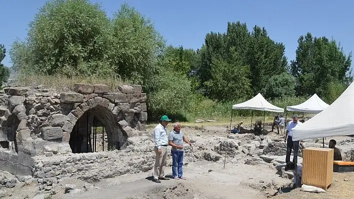 Selçuklu döneminin ilk saraylarından Kayseri Şeker'deki Keykubadiye Saray kazısı 4. yılında