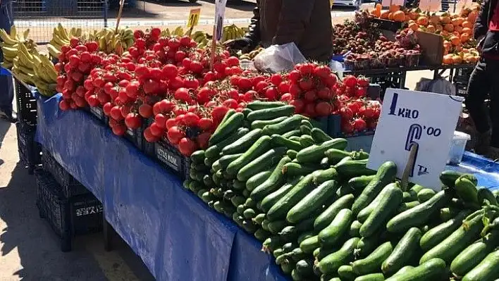 Semt pazarında zam şampiyonu biber oldu