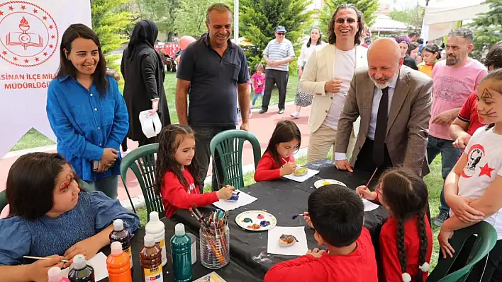 Şenliklerde çocuklar doyasıya eğlendi