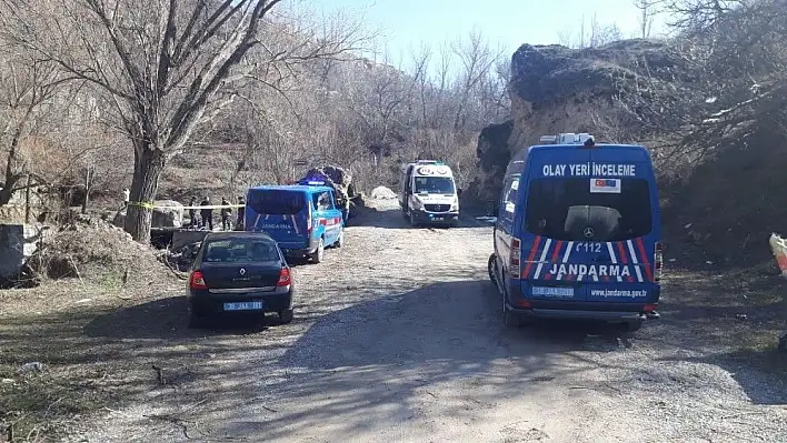 Serinlemek için girdiği yapay gölette boğulan genç hayatını kaybetti