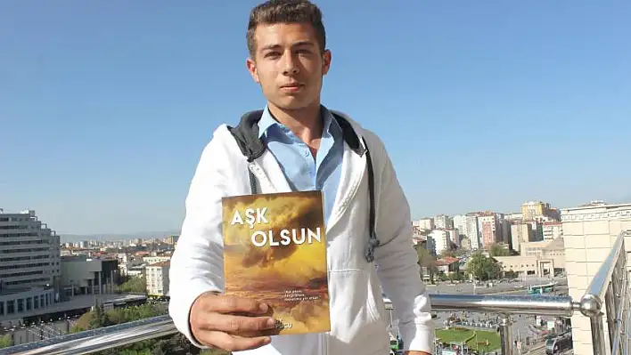 Sevdiği Kıza Şiirlerini Ulaştırabilmek İçin Kitap Yazdı