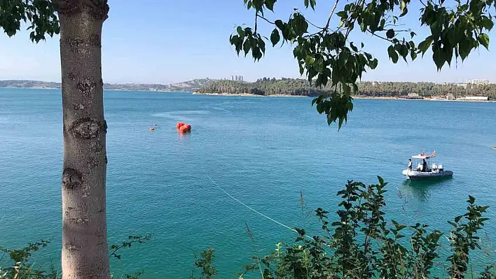 Yangın söndürme uçağı 27 metre derinlikten çıkarıldı