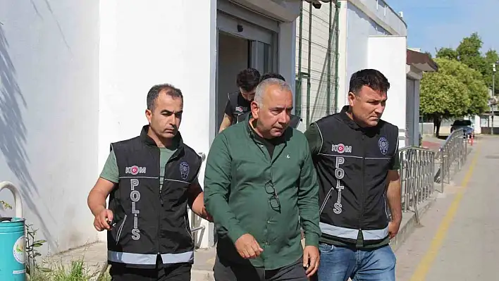 Seyhan Belediye Başkanı ile kocası da gözaltına alındı