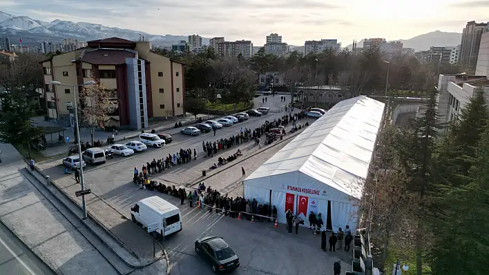 Seyyid Burhaneddin Türbesi'nde iftar bereketi