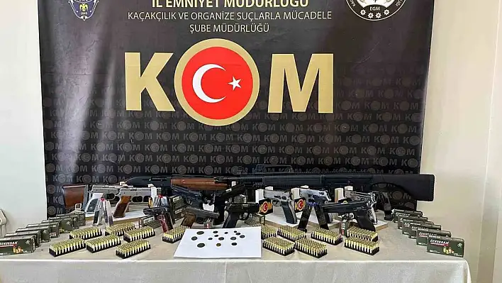 Kaçakçılar bu kez derin dondurucu ve inşaat eldiveni kullandı