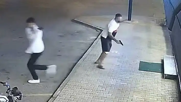 Silahlı saldırı anları kamerada: 2 milyon TL haraç istemişler